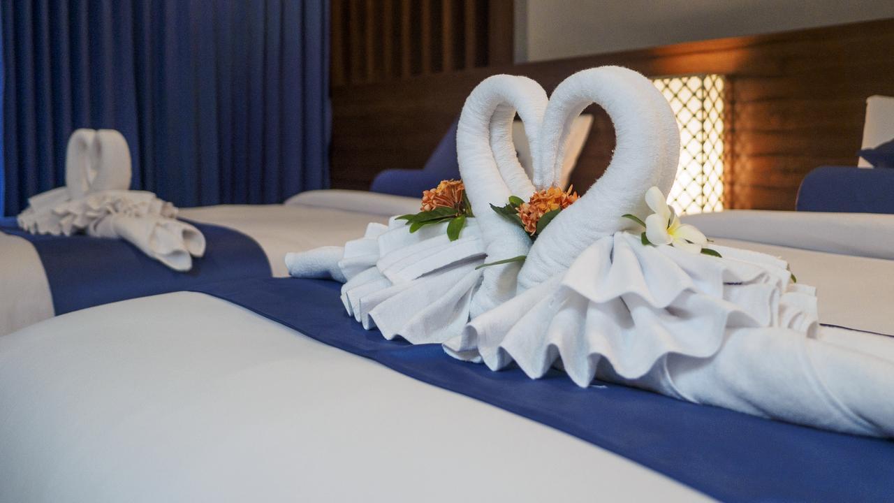 צ'אלונג Tuana Hotels Brook Pool Access מראה חיצוני תמונה