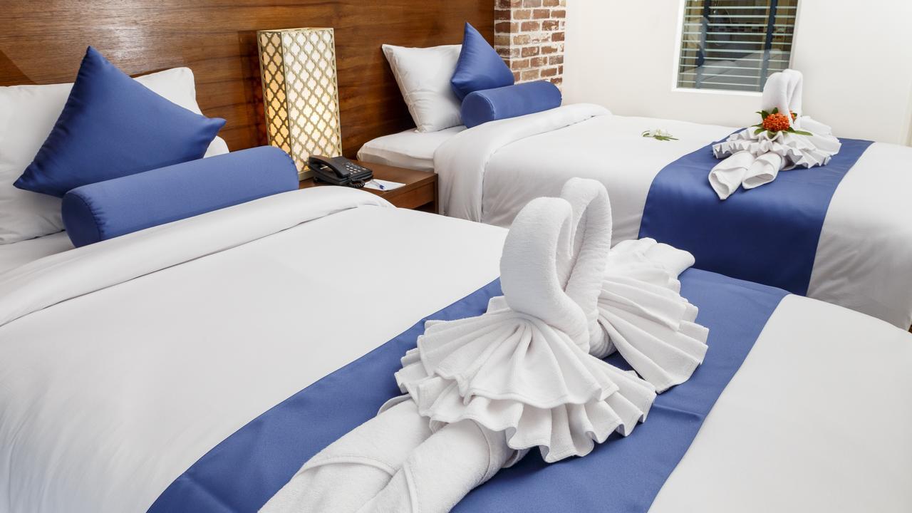 צ'אלונג Tuana Hotels Brook Pool Access מראה חיצוני תמונה