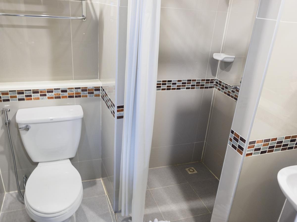 צ'אלונג Tuana Hotels Brook Pool Access מראה חיצוני תמונה
