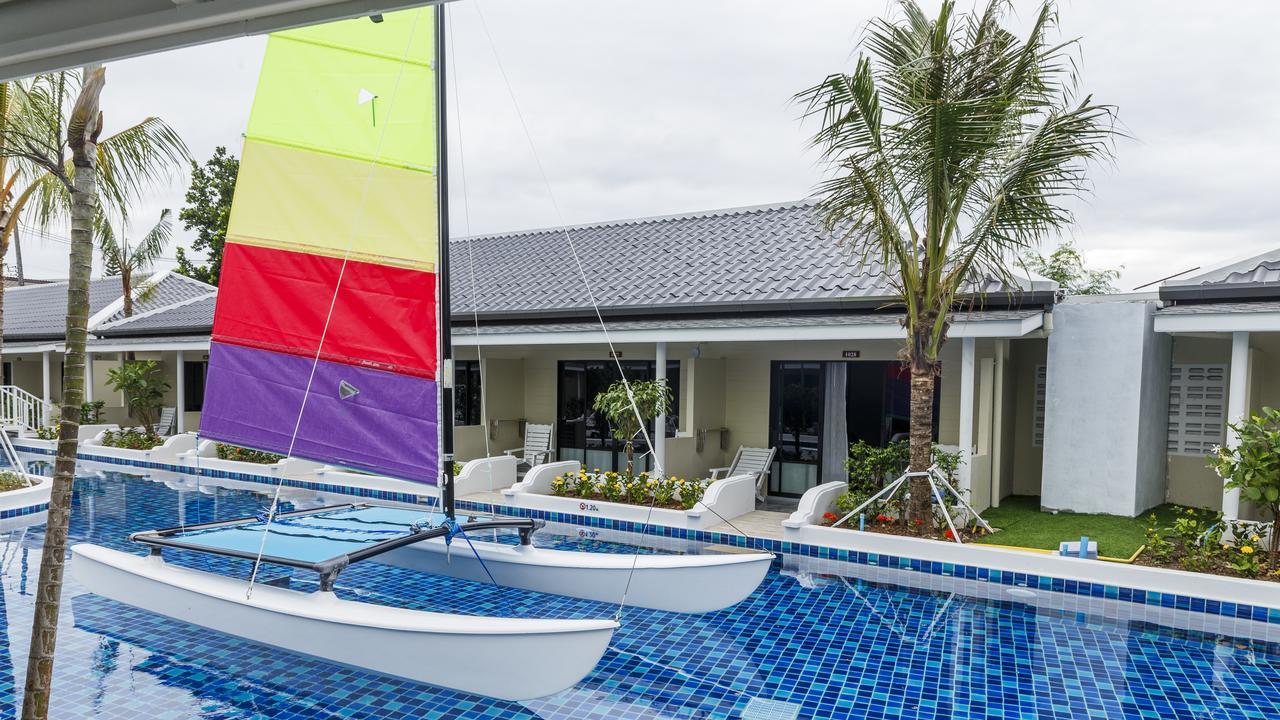 צ'אלונג Tuana Hotels Brook Pool Access מראה חיצוני תמונה