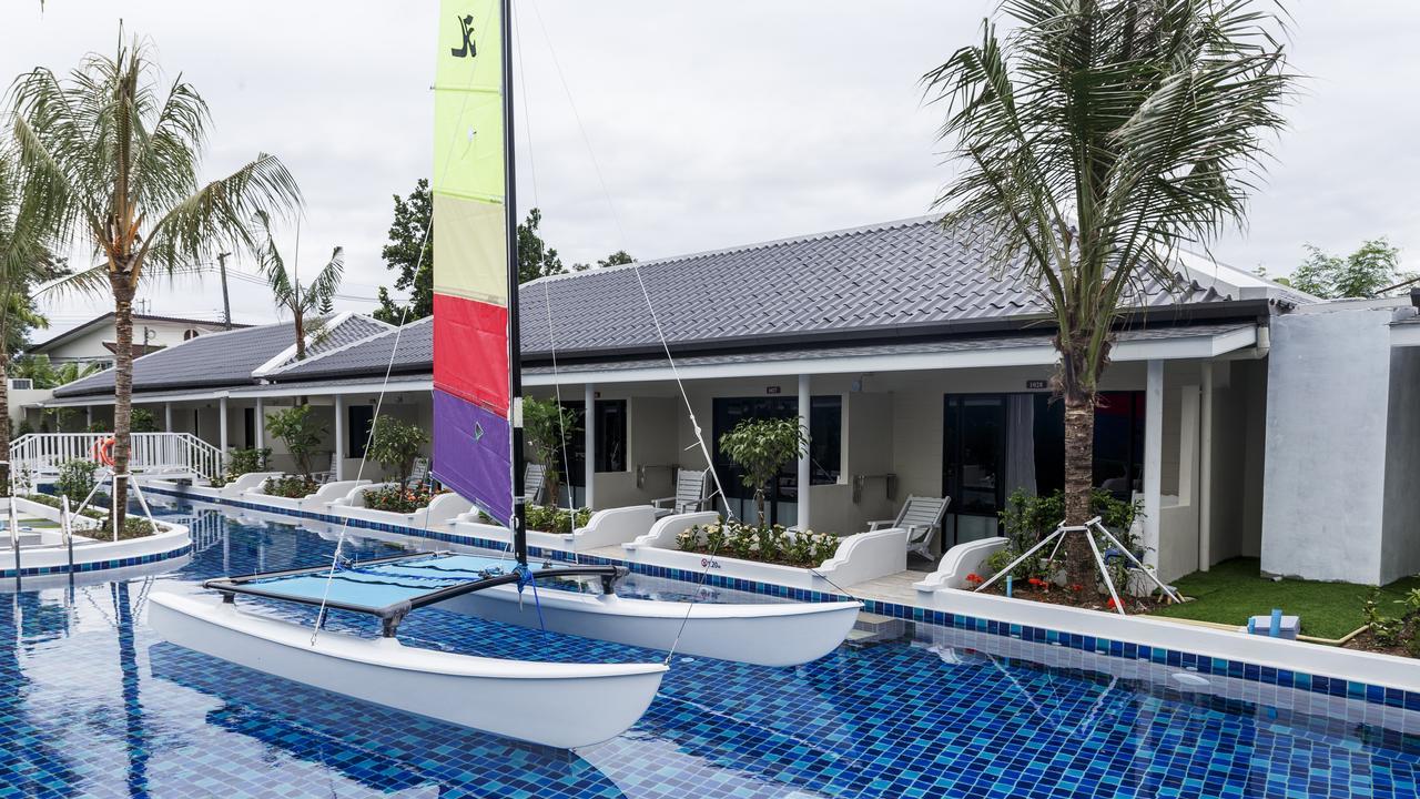 צ'אלונג Tuana Hotels Brook Pool Access מראה חיצוני תמונה
